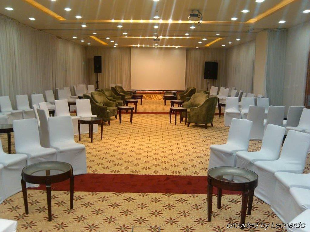 Hilton Garden Inn Riyadh Olaya Riade Negócio foto