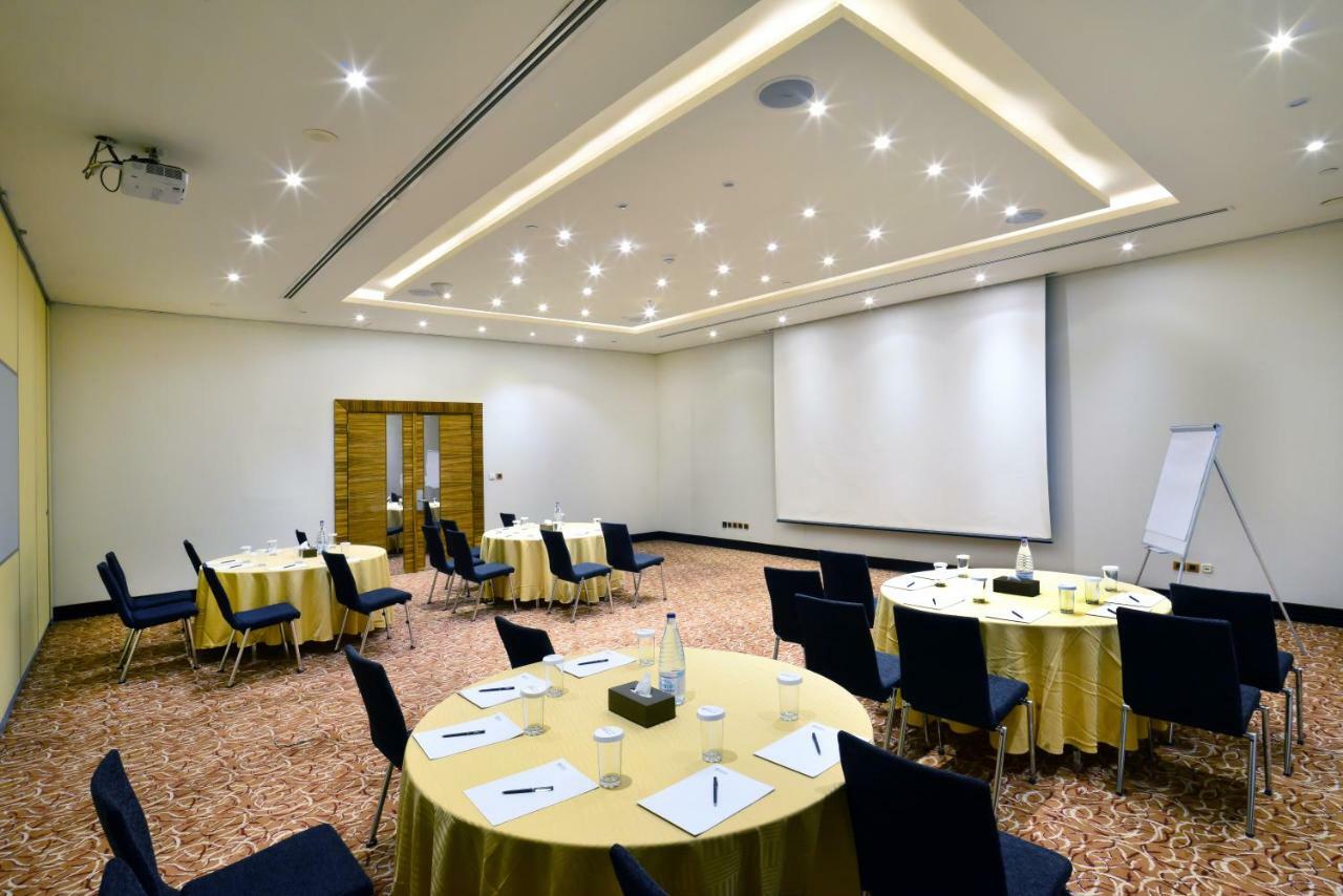 Hilton Garden Inn Riyadh Olaya Riade Exterior foto