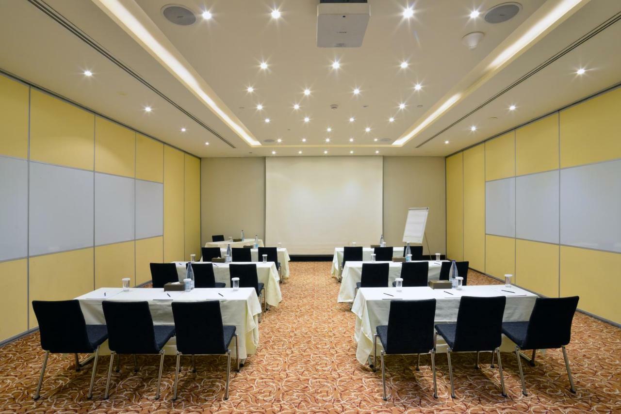 Hilton Garden Inn Riyadh Olaya Riade Exterior foto