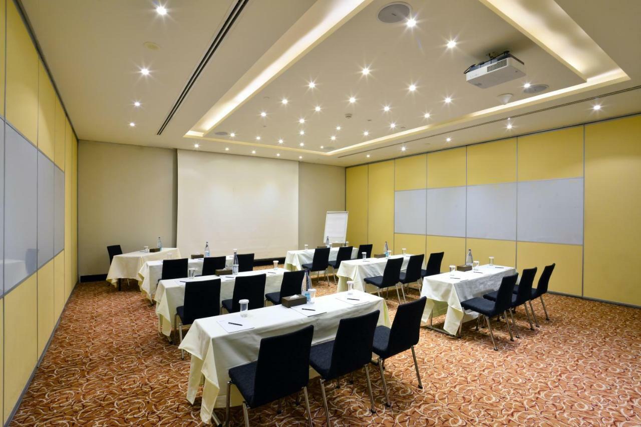 Hilton Garden Inn Riyadh Olaya Riade Exterior foto