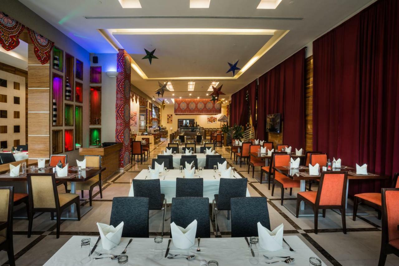 Hilton Garden Inn Riyadh Olaya Riade Exterior foto